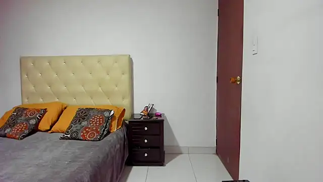 Snapshot of LUISSA_ chatting on February 26, 2025, 1:30 pm LUISSA online show from February 26, 2025, 1:30 pm