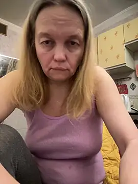 Snapshot of Susanel chatting on January 3, 2025, 2:51 pm Susanel online show from January 3, 2025, 2:51 pm
