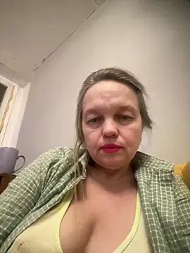 Snapshot of Susanel chatting on January 11, 2025, 2:58 pm Susanel online show from January 11, 2025, 2:58 pm