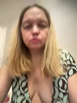 Snapshot of Susanel chatting on January 21, 2025, 10:08 pm Susanel online show from January 21, 2025, 10:08 pm