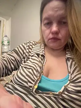 Snapshot of Susanel chatting on January 23, 2025, 10:01 pm Susanel online show from January 23, 2025, 10:01 pm