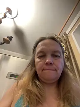 Snapshot of Susanel chatting on January 25, 2025, 1:41 pm Susanel online show from January 25, 2025, 1:41 pm