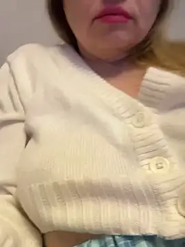 Snapshot of Susanel chatting on February 11, 2025, 2:02 pm Susanel online show from February 11, 2025, 2:02 pm