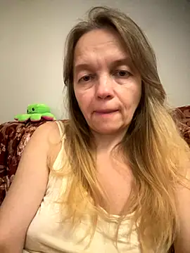 Snapshot of Susanel chatting on September 23, 2025, 6:11 pm Susanel online show from September 23, 2025, 6:11 pm