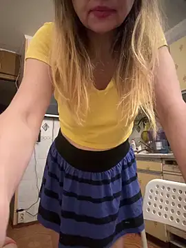 Susanel online show from December 13, 2025, 8:04 pm