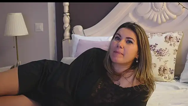 Snapshot of FeliciaKrige chatting on January 6, 2025, 2:04 am FeliciaKrige online show from January 6, 2025, 2:04 am