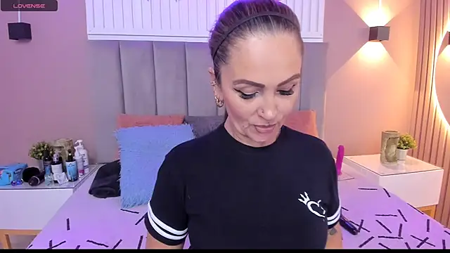 Snapshot of chantall1375 chatting on February 16, 2025, 7:38 pm chantall1375 online show from February 16, 2025, 7:38 pm