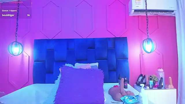 Snapshot of chantall1375 chatting on September 27, 2025, 11:48 am chantall1375 online show from September 27, 2025, 11:48 am