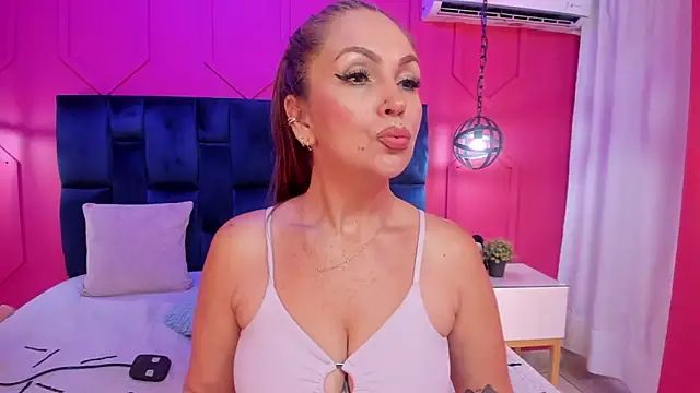 Snapshot of chantall1375 chatting on October 22, 2025, 12:16 pm chantall1375 online show from October 22, 2025, 12:16 pm