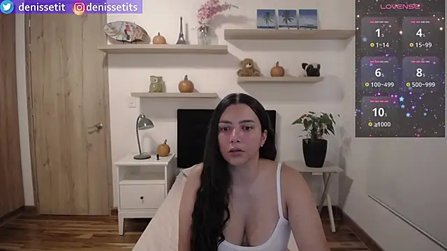 DenisseTits online show from October 20, 2025, 8:20 pm