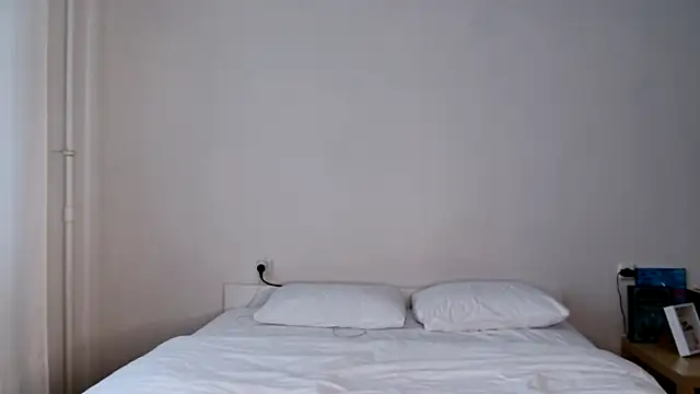 Snapshot of Milky___Way chatting on November 19, 2025, 10:04 am Milky Way online show from November 19, 2025, 10:04 am