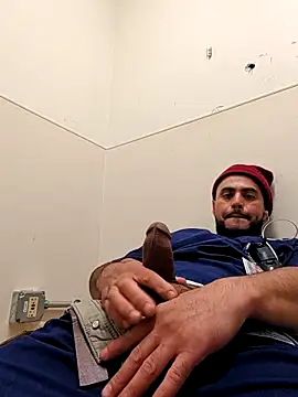 gardy8585 online show from November 25, 2025, 1:22 pm