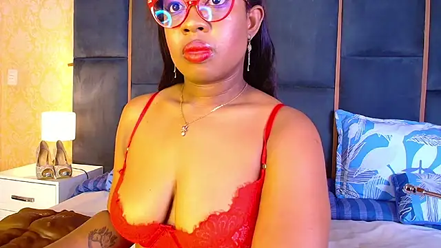 CaseyMoon online show from December 3, 2025, 12:25 pm