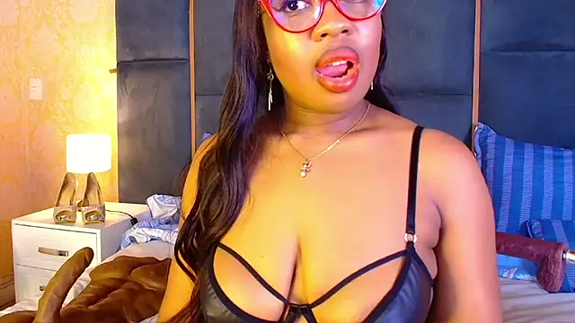 CaseyMoon online show from December 5, 2025, 12:36 pm