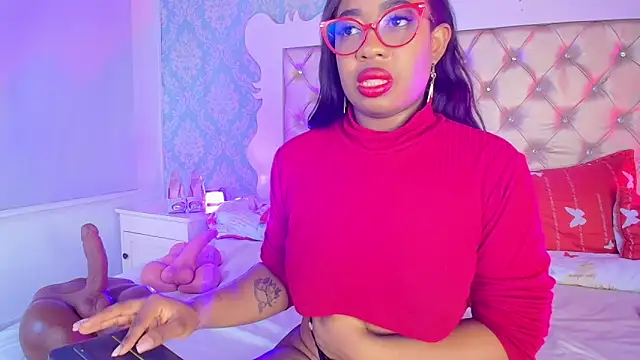 Snapshot of CaseyMoon chatting on April 11, 2026, 12:42 pm CaseyMoon online show from April 11, 2026, 12:42 pm
