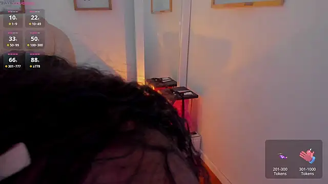 Snapshot of zobe_love chatting on April 3, 2026, 4:49 pm zobe love online show from April 3, 2026, 4:49 pm