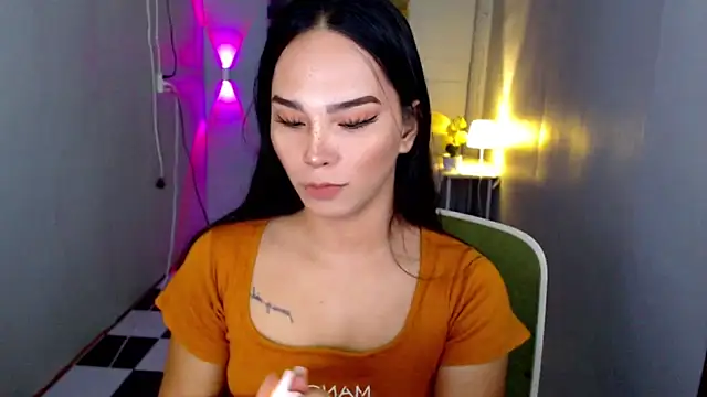 Snapshot of urnaughtydolly69 chatting on April 3, 2026, 3:32 pm urnaughtydolly69 online show from April 3, 2026, 3:32 pm