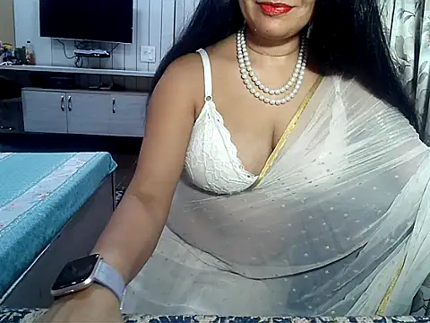 Snapshot of yourradhika chatting on December 29, 2024, 6:27 pm yourradhika online show from December 29, 2024, 6:27 pm