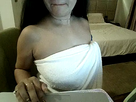 Snapshot of yourradhika chatting on January 9, 2025, 3:01 pm yourradhika online show from January 9, 2025, 3:01 pm
