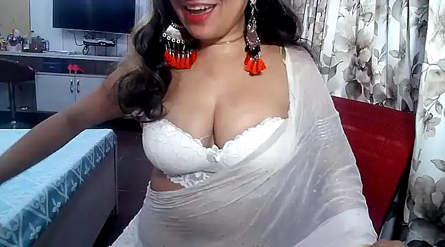 Snapshot of yourradhika chatting on February 3, 2025, 7:10 pm yourradhika online show from February 3, 2025, 7:10 pm