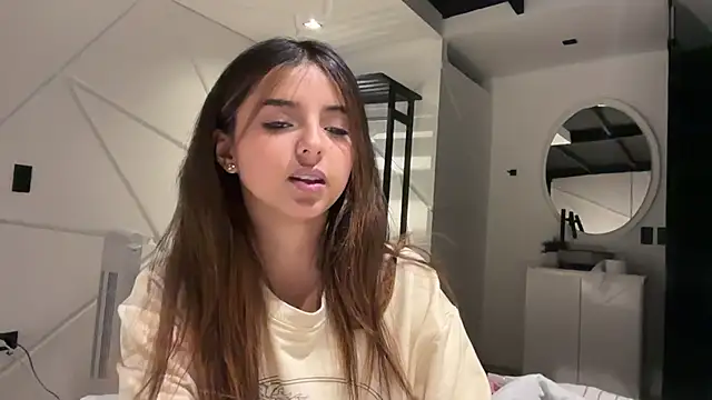 Snapshot of LunaSophia_ chatting on March 8, 2025, 12:55 am LunaSophia online show from March 8, 2025, 12:55 am