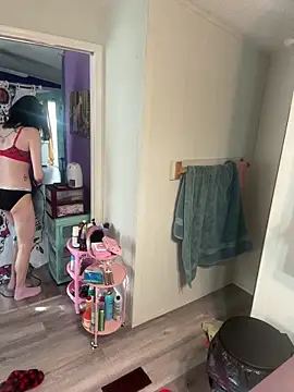 Snapshot of lolabunny9 chatting on December 17, 2025, 2:56 pm lolabunny9 online show from December 17, 2025, 2:56 pm