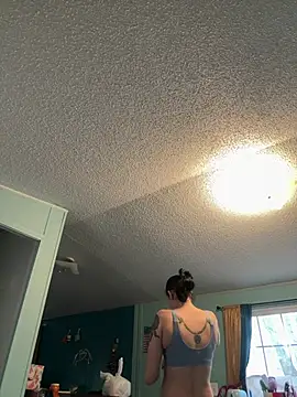 Snapshot of lolabunny9 chatting on February 15, 2026, 3:42 pm lolabunny9 online show from February 15, 2026, 3:42 pm