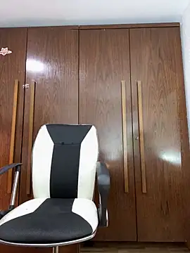 Snapshot of bunny_bicht chatting on October 13, 2025, 12:16 pm bunny bicht online show from October 13, 2025, 12:16 pm