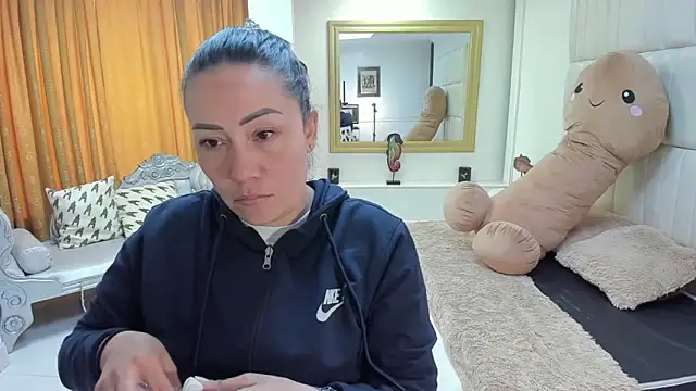 gaby trent online show from November 22, 2025, 2:16 pm