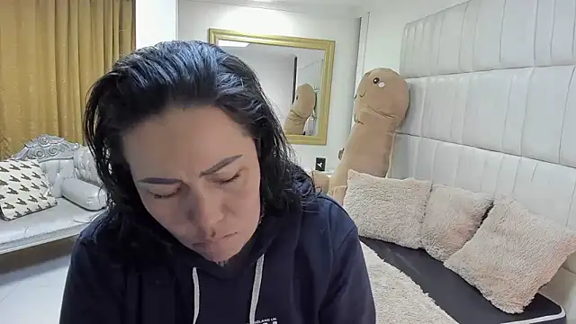 Snapshot of gaby_trent chatting on December 17, 2025, 11:38 am gaby trent online show from December 17, 2025, 11:38 am