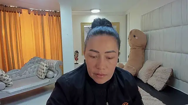 Snapshot of gaby_trent chatting on February 5, 2026, 1:05 pm gaby trent online show from February 5, 2026, 1:05 pm