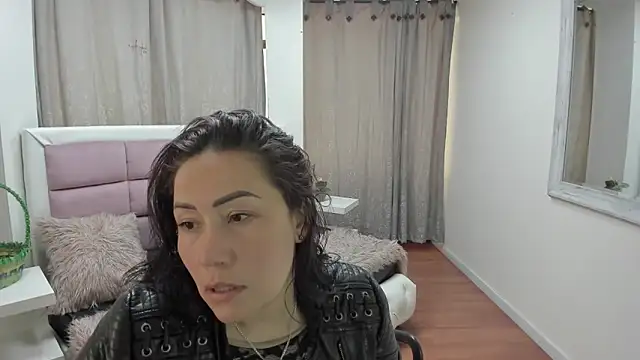 Snapshot of gaby_trent chatting on May 25, 2026, 4:24 pm gaby trent online show from May 25, 2026, 4:24 pm