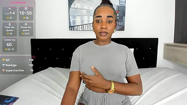 cristaaalclocks1 online show from January 31, 2026, 7:11 pm