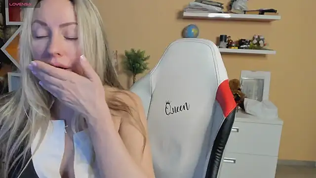 Veola new online show from January 26, 2025, 4:30 am