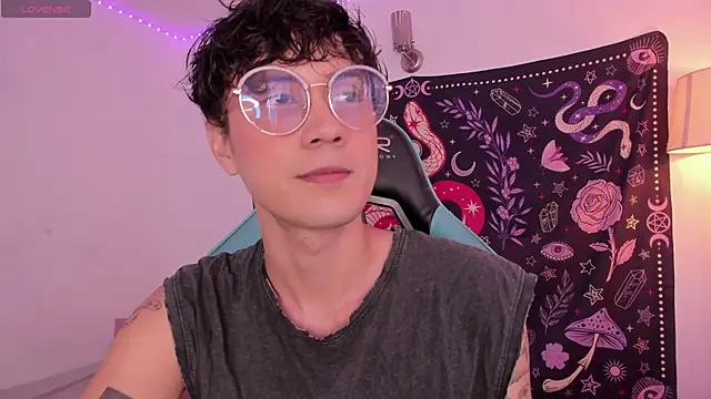 LeaneSeb online show from December 14, 2024, 8:18 pm