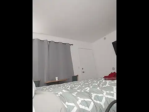 Snapshot of KandiK37 chatting on November 6, 2025, 5:52 am KandiK37 online show from November 6, 2025, 5:52 am