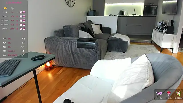 Snapshot of Juicy_Bella chatting on February 11, 2026, 9:14 am Juicy Bella online show from February 11, 2026, 9:14 am