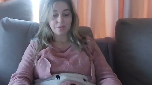 Aliss Hottie online show from January 5, 2025, 12:21 pm