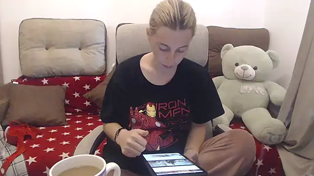 Aliss Hottie online show from September 28, 2025, 7:03 am