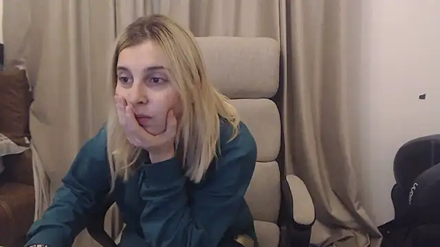 Aliss Hottie online show from November 4, 2025, 5:45 pm