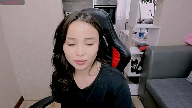 AyaMoon online show from October 2, 2025, 4:52 am