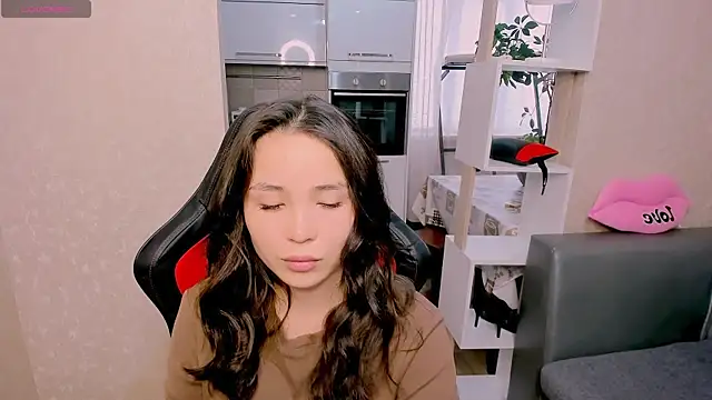 AyaMoon online show from October 17, 2025, 3:53 am