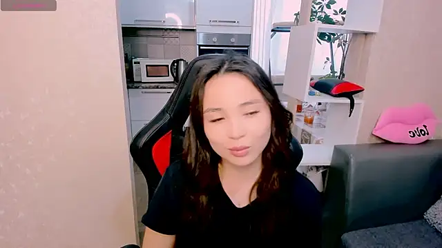 AyaMoon online show from October 24, 2025, 5:04 am