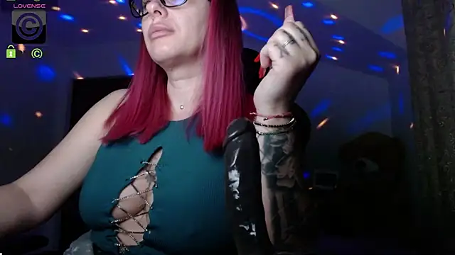 SonyaDevon online show from April 14, 2026, 3:01 am