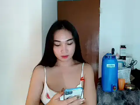 SweetLilly 18 online show from January 3, 2025, 7:18 pm