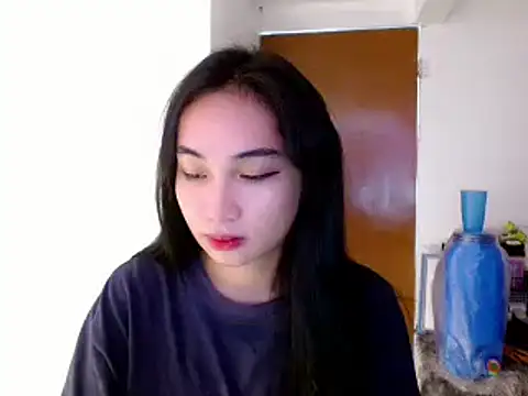 SweetLilly 18 online show from January 23, 2025, 2:44 am