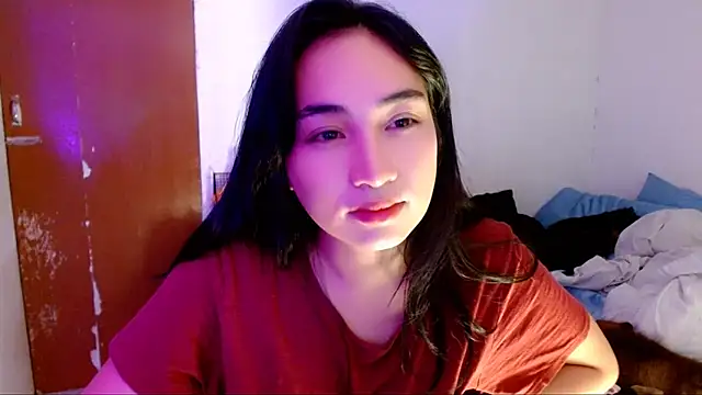 SweetLilly 18 online show from September 24, 2025, 5:05 pm