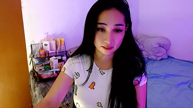 SweetLilly 18 online show from November 1, 2025, 3:30 am