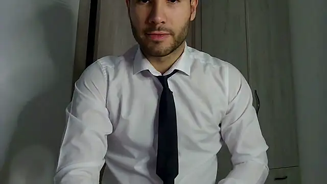 Snapshot of Justynn1 chatting on January 10, 2025, 12:06 am Justynn1 online show from January 10, 2025, 12:06 am