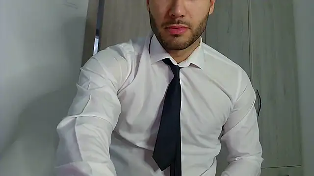 Snapshot of Justynn1 chatting on February 20, 2025, 6:06 am Justynn1 online show from February 20, 2025, 6:06 am